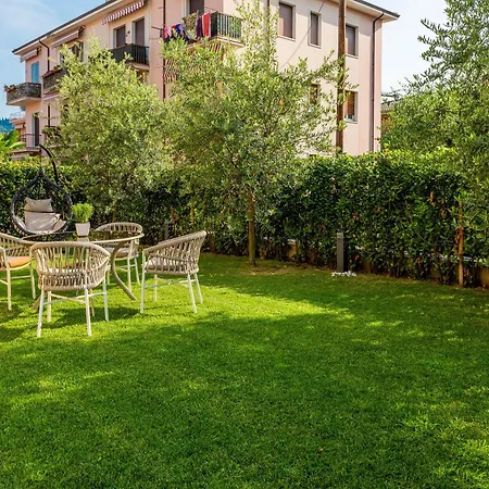 Lifestyle Dante Apartment